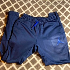 Nike Air Jordan Therma-Fit Boys Large joggers